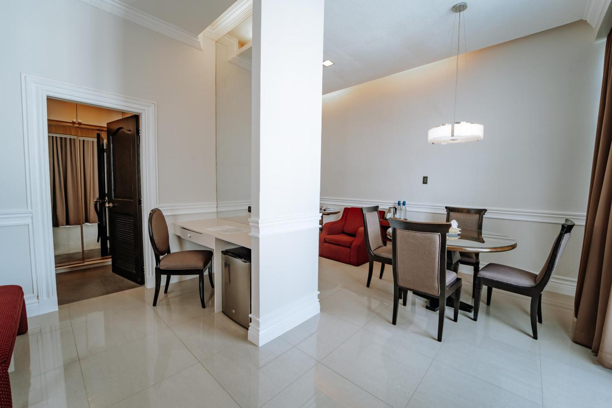 Metrocentre Hotel Tagbilaran City Exteriör bild
