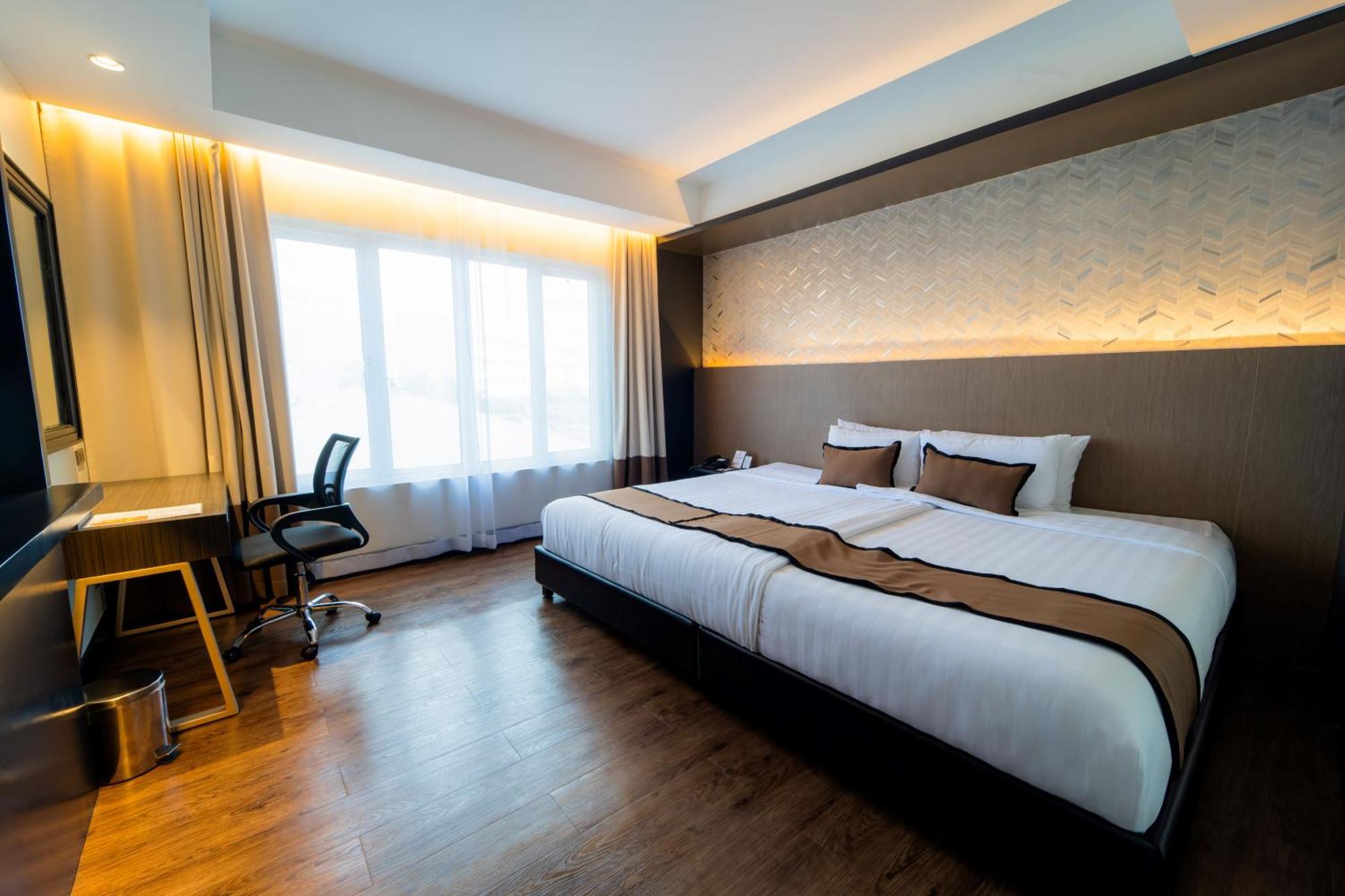 Metrocentre Hotel Tagbilaran City Exteriör bild