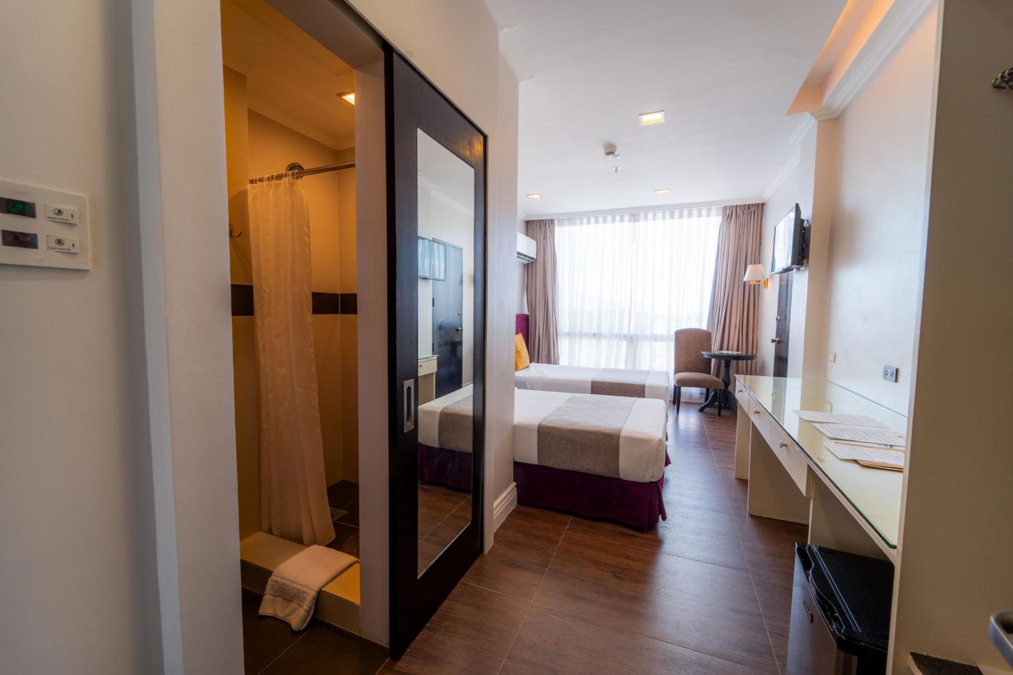 Metrocentre Hotel Tagbilaran City Exteriör bild
