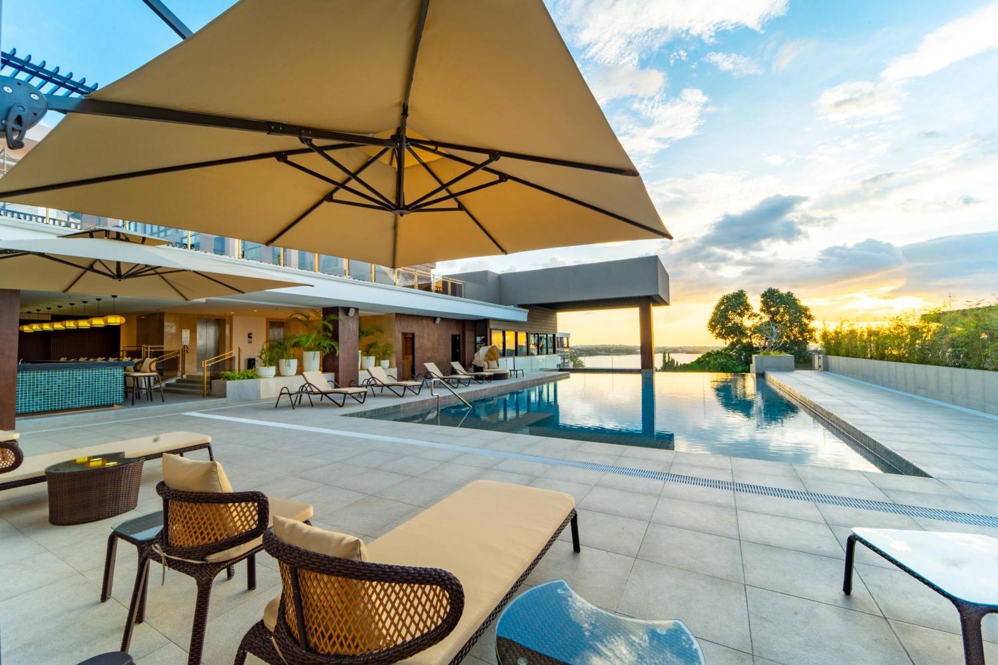 Metrocentre Hotel Tagbilaran City Exteriör bild